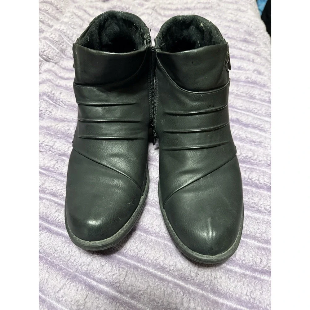 Easy Street Women's Black Ankle Bootie US 10 Round Toe Zip Solid Rubber Sole